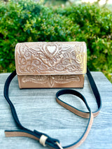 Sagrado leather purse