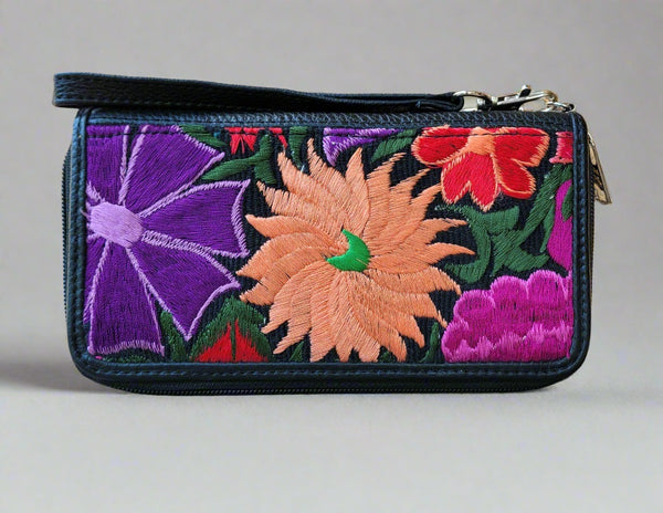 Flowers embroidery / Leather wallet
