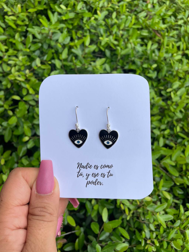 Ojitos corazón earrings (black)