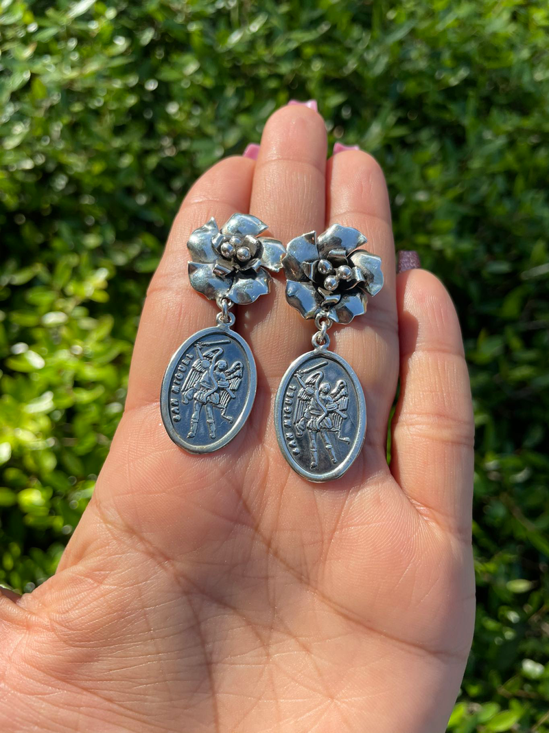 San Miguel arcángel & flor earrings