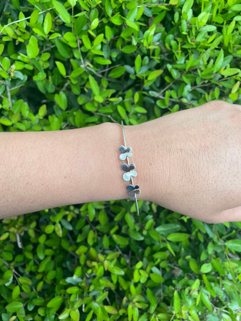 Mariposas open bracelet